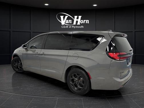 2022 Chrysler Pacifica Hybrid Limited