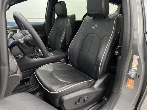 2022 Chrysler Pacifica Hybrid Limited