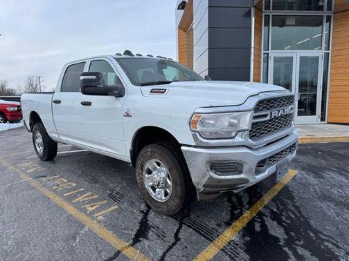 2024 RAM 3500 Tradesman Crew Cab 4x4 6'4' Box