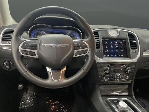 2021 Chrysler 300 Touring