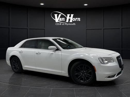 2021 Chrysler 300 Touring