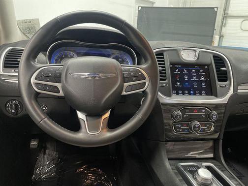2021 Chrysler 300 Touring