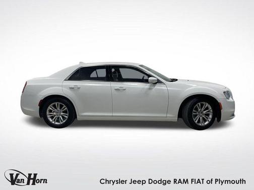 2021 Chrysler 300 Touring
