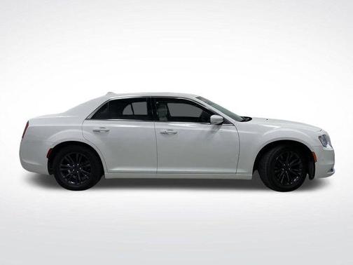 2021 Chrysler 300 Touring