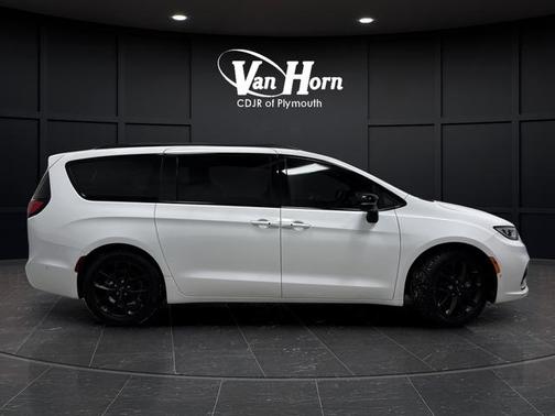 2024 Chrysler Pacifica Limited