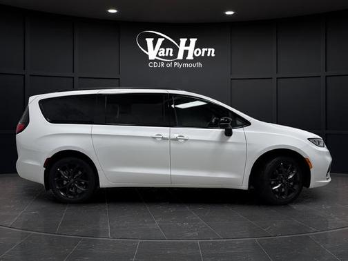 2026 Chrysler Pacifica L