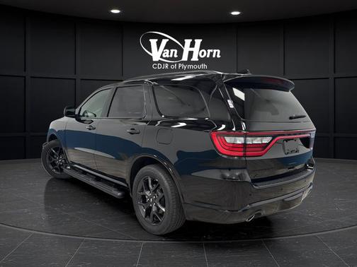 DB Black Crystal Clearcoat 2026 Dodge Durango GT AWD HEMI V8