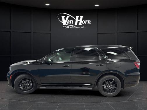 DB Black Crystal Clearcoat 2026 Dodge Durango GT AWD HEMI V8