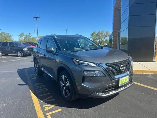 2022 Nissan Rogue SL
