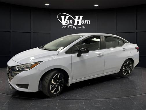Gray Sky Pearl 2024 Nissan Versa 1.6 S