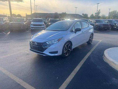 Gray Sky Pearl 2024 Nissan Versa 1.6 S