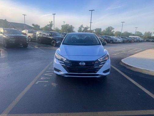 Gray Sky Pearl 2024 Nissan Versa 1.6 S