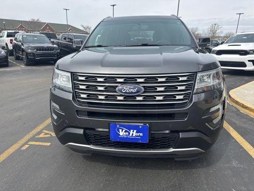Magnetic 2016 Ford Explorer XLT