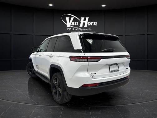 Bright White Clearcoat 2024 Jeep Grand Cherokee Limited
