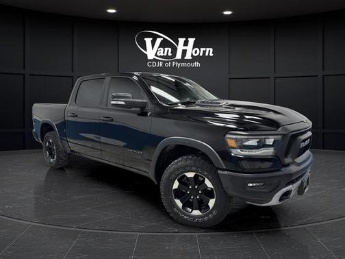 Diamond Black Crystal Pearlcoat 2021 RAM 1500 Rebel