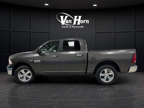 Granite Crystal Metallic Clearcoat 2017 RAM 1500 Big Horn