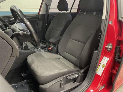 2019 Volkswagen Golf SportWagen TSI S