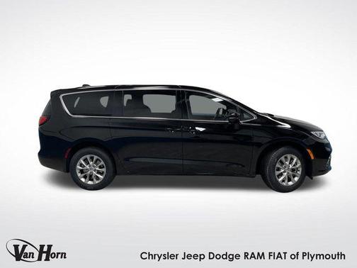 2025 Chrysler Pacifica L