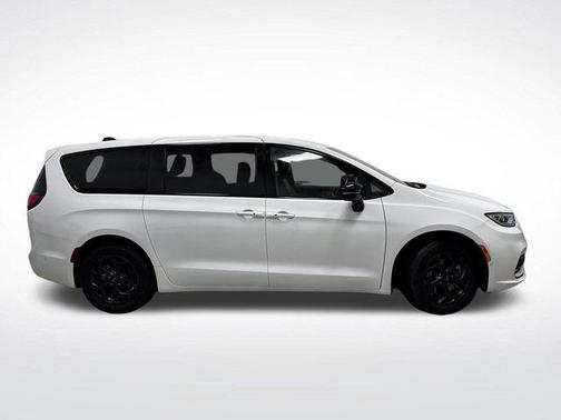 2024 Chrysler Pacifica Hybrid S Appearance Pkg