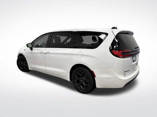 2024 Chrysler Pacifica Hybrid S Appearance Pkg