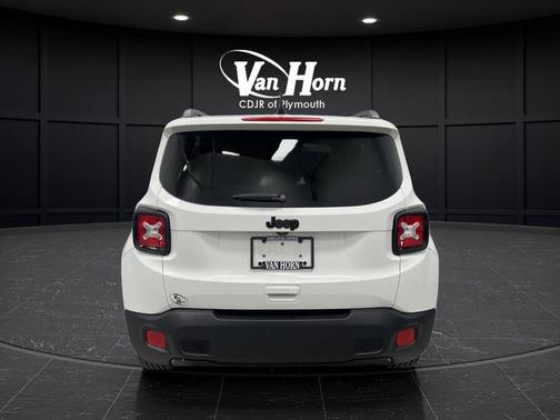 Alpine White 2018 Jeep Renegade Altitude