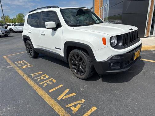 Alpine White 2018 Jeep Renegade Altitude