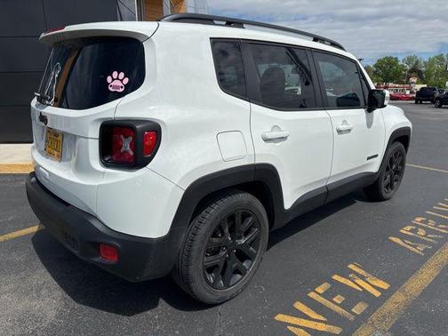 Alpine White 2018 Jeep Renegade Altitude