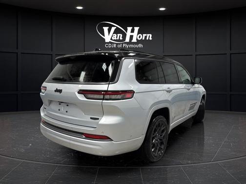 silver zynith 2026 Jeep Grand Cherokee L Summit