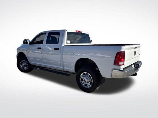 2017 RAM 2500 Tradesman Crew Cab 4x4 6'4' Box