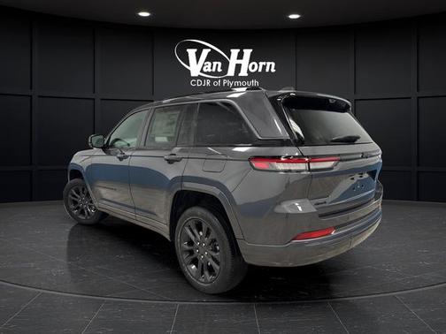 Gray Metallic 2026 Jeep Grand Cherokee Limited