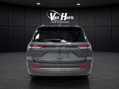 Gray Metallic 2026 Jeep Grand Cherokee Limited