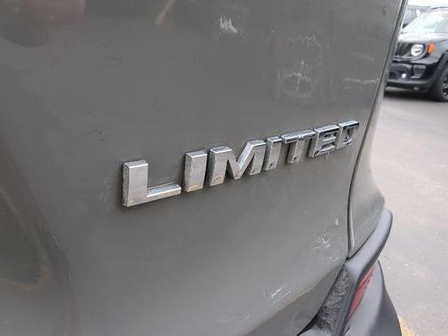 Sting-Gray Clearcoat 2021 Jeep Cherokee Limited