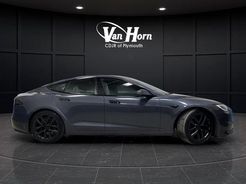 2022 Tesla Model S Base