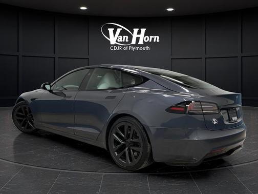 2022 Tesla Model S Base