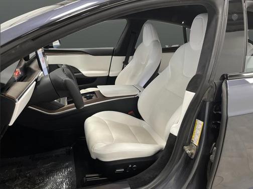 2022 Tesla Model S Base