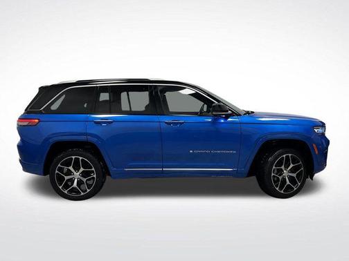 2023 Jeep Grand Cherokee Summit
