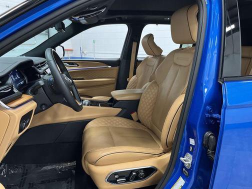 2023 Jeep Grand Cherokee Summit