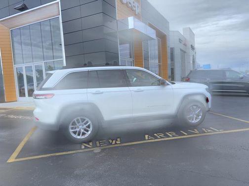 2024 Jeep Grand Cherokee Laredo
