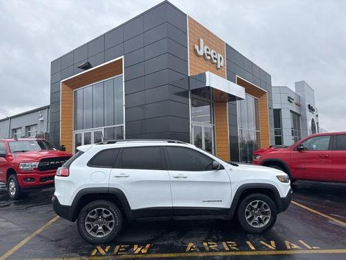 Bright White Clearcoat 2020 Jeep Cherokee Trailhawk