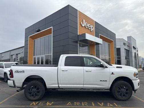 2022 RAM 2500 Big Horn Crew Cab 4x4 6'4' Box