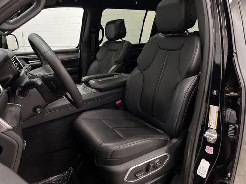 2024 Jeep Wagoneer Series II Carbide