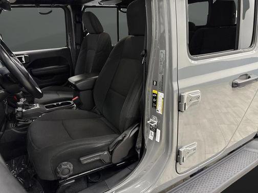 2022 Jeep Gladiator Sport S