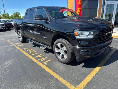 Diamond Black Crystal Pearlcoat 2023 RAM 1500 Laramie