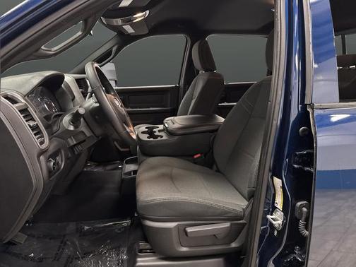 2024 RAM 3500 Tradesman Crew Cab 4x4 6'4' Box