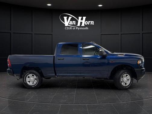 2024 RAM 3500 Tradesman Crew Cab 4x4 6'4' Box