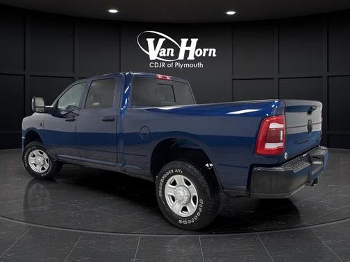 2024 RAM 3500 Tradesman Crew Cab 4x4 6'4' Box