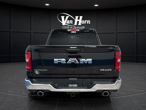Diamond Black Crystal Pearlcoat 2025 RAM 1500 Big Horn/Lone Star