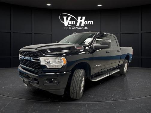 Diamond Black Crystal Pearlcoat 2024 RAM 2500 Big Horn Crew Cab 4x4 6'4' Box