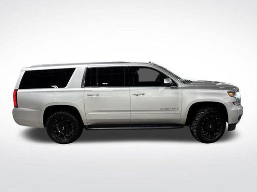 2017 Chevrolet Suburban LT