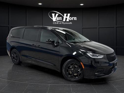 2023 Chrysler Pacifica Hybrid Limited